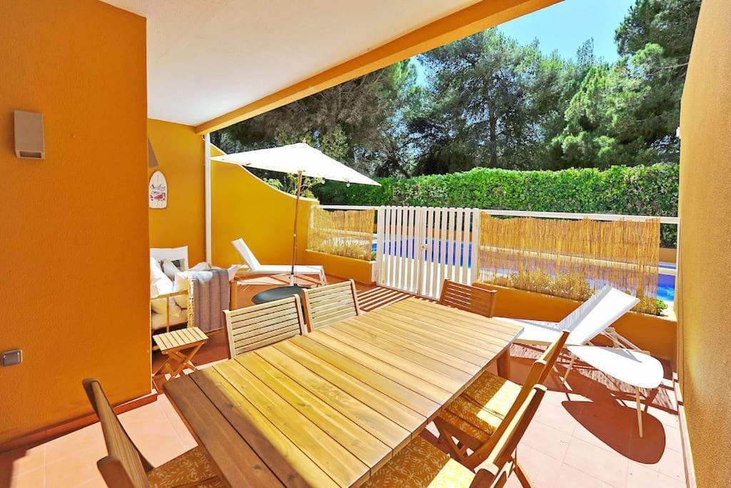 Tropical Pool View - Checkinhome Appartement
